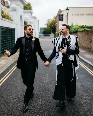 Alex & Patrick ⚡️⚡️⚡️
.
.
.
.
.
#londonwedding #lgbtqwedding #alternativewedding #twogrooms #jewishwedding